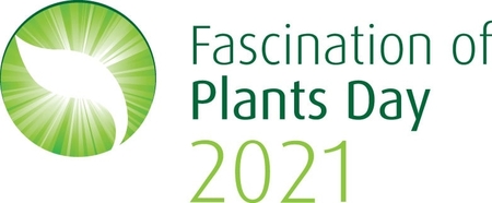 Logo Fascynującego Dnia Roślin. Biały liść w zielonym kole z napisem "Fascination of Plants Day" 2021.